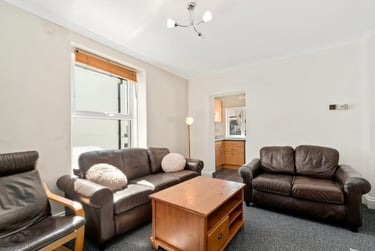 6 bed house, Chaddlewood Avenue, Lipson, Plymouth, PL48RF - Image 2